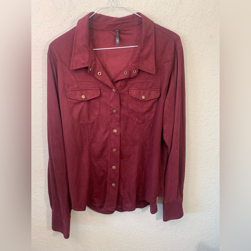 Women's soft burgundy snap front shirt